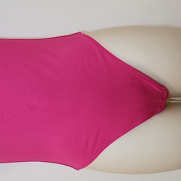 Aritzia Babaton Contour Romamtic Magenta Short Sleeve Square Neck Bodysuit Sz S - Picture 11 of 16